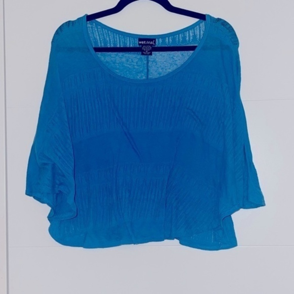 Blue winged top !